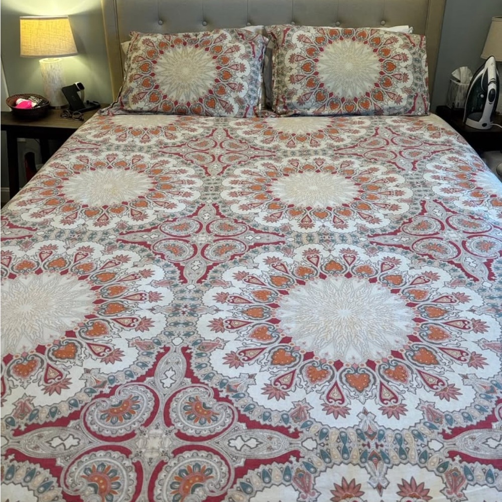 Pottery Barn Full/Queen Duvet cover & shams Red and Orange Mandala
